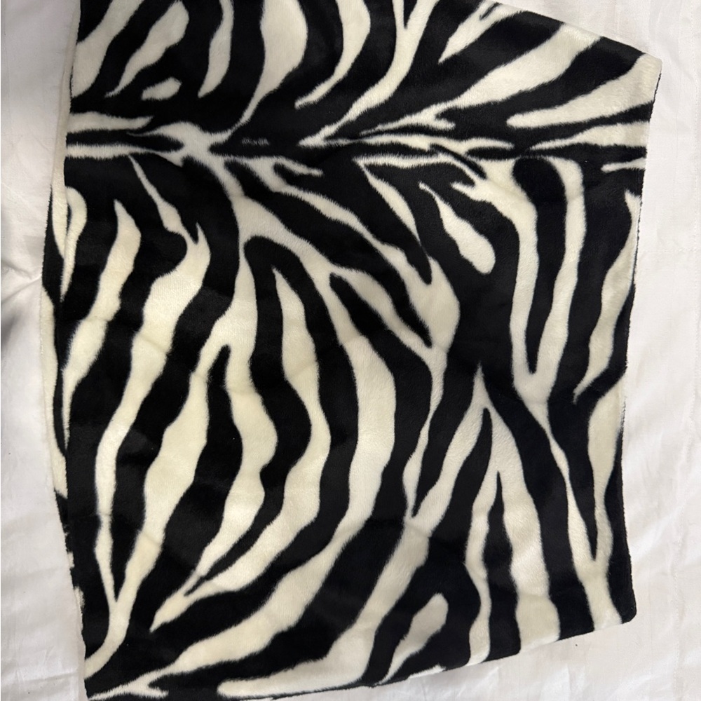 Vintage Express Black and White Zebra Print Fabric - Picture 7 of 11